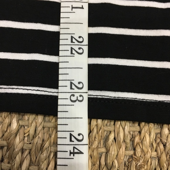 EUC WORTHINGTON B&W Balloon Sleeve, Stripe Top - Picture 6 of 9
